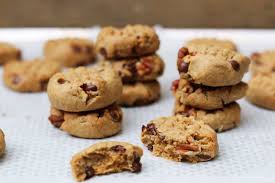 Cookies Vegan Au Beurre De Cacahuetes Recette En 2020 Cookies Recette Recette Cookies Moelleux Beurre De Cacahuetes