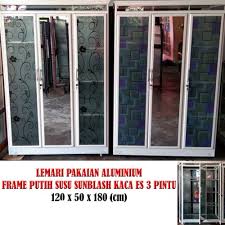 Pintu kaca 5 mm frame aluminium serat kayu. Jual Lemari Pakaian Aluminium Frame Putih Susu Sunblash Kaca Es 3 Pintu Kab Sidoarjo Cv Mitra Sejati Tokopedia