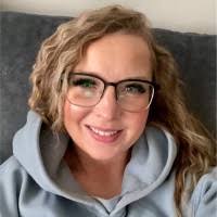 Rebecca Goodell's Instagram, Twitter & Facebook