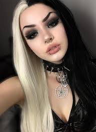I looked into the etymology of the idiom but could not get to grips with the literal meaning. Straight Light Blonde Black Split Color Lace Front Synthetic Wig Lw153 Wig Is Fashion