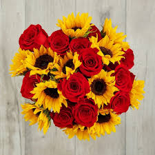 Choose from a wide selection of professionally designed, reasonably priced, rose bouquets. Sunflower Rose Bouquet Made In A Vase Royalty Flowers