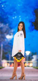 Miami Graduation Photographer Margi Rentis Photography Grad Photo Ideas Grad Photoshoot Nursing Graduation Pictures Graduation Photoshoot