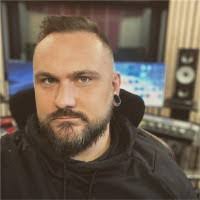 Daniel Bednarski's Instagram, Twitter & Facebook