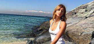 Copyright © 2019 olcay gulsen. Olcay Gulsen Maak Kennis Met Haar Jongere Zusje Dolshe Gulsen