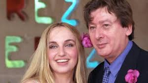 Le chanteur a également un fils, arthur, né en 1983, de son union avec chantal dont il a divorcé en 1999. Heritage D Alain Bashung L Odieuse Combine Juridique Du Chanteur Pour Desheriter Son Fils Femme Actuelle Le Mag