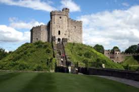 Xứ wales được hưởng quả phạt trực tiếp, bóng được treo vào vòng cấm địa của thổ nhĩ kỳ, nhưng không gây được khó khăn. Xá»© Wales VÆ°Æ¡ng Quá»'c Anh