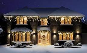 How Many Icicle Lights Does My Home Need