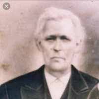 Caroline Parris's Instagram, Twitter & Facebook