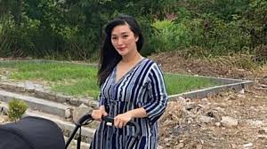 Select the following files that you wish to download or play stream, if you do not find them, please search only for artist, song, video title. Anak Zaskia Gotik Pakai Emas Saat Masih Bayi Netizen Beri Peringatan