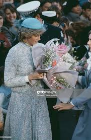 Scans 1983 lady di diana de gales australia. Pin De Patty Ortega En Princess Diana Australia 1983 Boda De La Princesa Diana Princesa Diana Princesa Diana De Gales