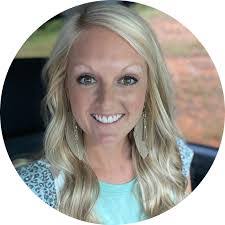 Shelley Sayers's Instagram, Twitter & Facebook