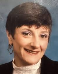 Karen Strouse's Instagram, Twitter & Facebook