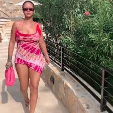 Endlich sind diese auch in deutschland und bei douglas verfügbar! Rihanna Im Star Portrat News Looks Und Interviews Vogue Germany