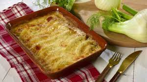 È una ricetta light, quindi potete versate 2 cucchiai di olio di oliva in una teglia da forno di 20 cm, versateci dentro il composto, livellate per bene e fate cuocere in forno ventilato, a. Finocchi Al Latte Passati In Forno Ricetta Preparazione