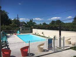 Notre showroom situé à salon de provence, vous accueille afin de vous présenter les dernières nouveautés et vous conseiller sur toutes les questions concernant votre piscine. Brit Hotel Salon De Provence Salon De Provence Updated 2021 Prices
