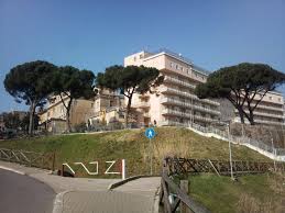 L'autocertificazione dovrà essere resa dall'interessato, munito di copia del documento d'identità in corso di validità, presso la propria asl di appartenenza. Asl Roma 5 Pronto Soccorso Di Tivoli Rinnovata La Sala Rossa E Aggiunti Altri 3 Posti Letto Nell Area Critica