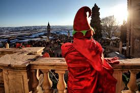 A rovaniemi si trova la casa di babbo natale chiamata santa village e composta di varie zone e stanze. Il Magico Paese Di Babbo Natale A Govone Scopri La Magia Familygo
