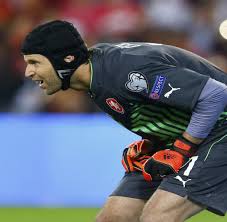 Here is the petr cech accident and injury video and the reason why petr cech wears headgear as protection for his head. Klaus Gjasula Lord Helmchen Gratscht Sich Durch Den Dfb Pokal Welt