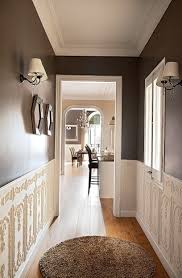 كيف أصمم الممر في بيتي كيف يكون أكثر اتساع ا مما يبدو