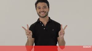 E assumiu, no desabafo, gostar de meninos. Rui Maria Pego No Voice Kids Social Sabado