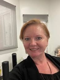 I recently went through breast cancer and my hair is growing back and very  curly (was super straight prior to chemo). I'm looking for a hairstylist  that has experience with curly hair