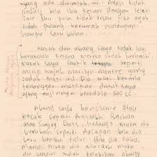 Ditambah dengan keranjang di depannya lina terlihat sangat bahagia dan berjanji semakin giat membantu ibunya dirumah. Karangan Keluarga Saya