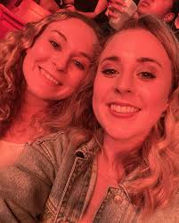 🎄♥️ @newvillagearts debut ✓ These last 24 hours have been nothing but  magical and I am so beyond thankful for the wonderful community I have in  my life 💕 Especially the Miracle