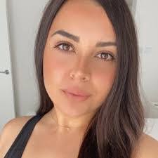 Carla Louise's Instagram, Twitter & Facebook