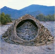 La Maison Pour Une Pierre Digne Les Bains France Andy Goldsworthy Art Paysagiste L Art Exterieur Art Et Nature
