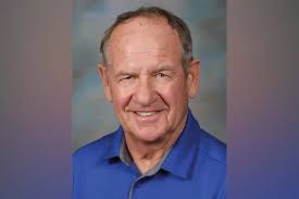 Longtime Kennewick hospital commissioner retires