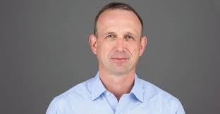 Lincoln Ross's Instagram, Twitter & Facebook