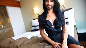 Une candidate transgenre à barbe ne fait pas l'unanimité. Conchita Wurst L Express