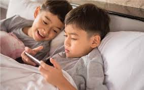 Kini, fenomenanya agak berbeza sedikit. Pelbagai Kesan Dunia Teknologi Terhadap Perkembangan Kanak Kanak Babytalk Baby Kids Pregnancy Parenting Malaysia