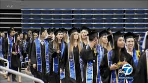 The #1 public university in the nation 4 years in a row. Ucla Offering In Person Procession For 2021 Graduates Abc7 Los Angeles