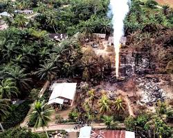 sumur minyak tradisional masyarakat indonesia, buatan AI