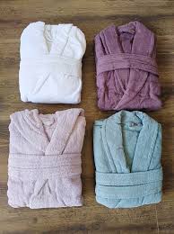 فقط ب 35دينار روب حمام متوفر باحجام محل الفيل للفراش الطبى ومستلزماته Facebook