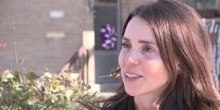 UWM, Marquette students 'winterize homes for older adults' for Make A  Difference Day