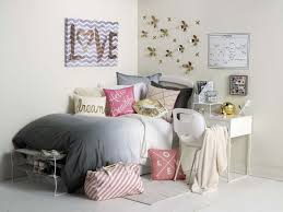 I bought this for one of my daughter's dorm room throws. Dorm Room Design Goes A Few Degrees Beyond The Milk Crate Los Angeles Times