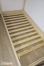 Il est disponible en coloris blanc laqué ou brut. Fabriquer Un Lit Cabane Pour Moins De 110 Euros L Atelier By Brico Prive