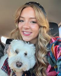 AVERY 👩🏼‍🦰 (@avery.denny) • Instagram photos and videos