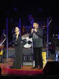 Who was sheila majid married to before roslan aziz? Gambar Sheila Majid Harvey Malaihollo Live At Dewan Filharmonik Petronas Sensasi Selebriti