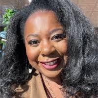 Roslyn Campbell's Instagram, Twitter & Facebook