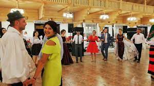 Casa de petrecere a moroşenilor, comuna oncești, maramureș. Florentina Si Petre Giurgi Casa De Petrecere A Morosenilor Youtube