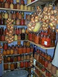 Des Idees De Bricolage Etonnantes Pour Votre Prochain Projet Menuiserie Bois Woodwork Garde Manger Cuisine Conservation Des Aliments Rangement Legumes