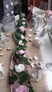 Tischgirlande Rosa Weiss 1 80m Mit Efeu Und Rosen Kommunion Hochzeit Tischgirlande Tischschmuck Hochzeit Blumenstrauss Hochzeit
