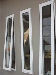 Misalnya untuk bagian depan rumah menggunakan jendela yang kecil tapi tinggi atau jendela yang lebar tapi disertai dengan teralis. Desain Jendela 3 Daun Cek Bahan Bangunan