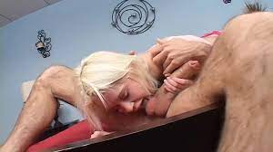 Lili sexy fode porno doido com homem mais velho watch online
