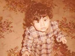 Mahira Khan Childhood Pictures DramaOnline.pk