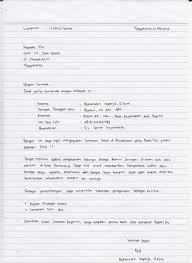 Surat lamaran kerja termasuk salah satu surat resmi yang umumnya dijadikan sebagai format pengantar berbagai lampiran dokumen yang terkait dengan penulis surat tersebut, sehingga menjadi satu bentuk berkas. 27 Contoh Surat Lamaran Kerja Yang Baik Dan Benar Umum Doc Lengkap