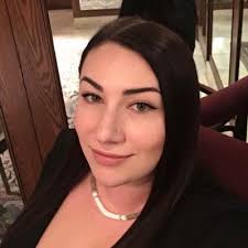 Alicia Campney (@alicia_v_c)